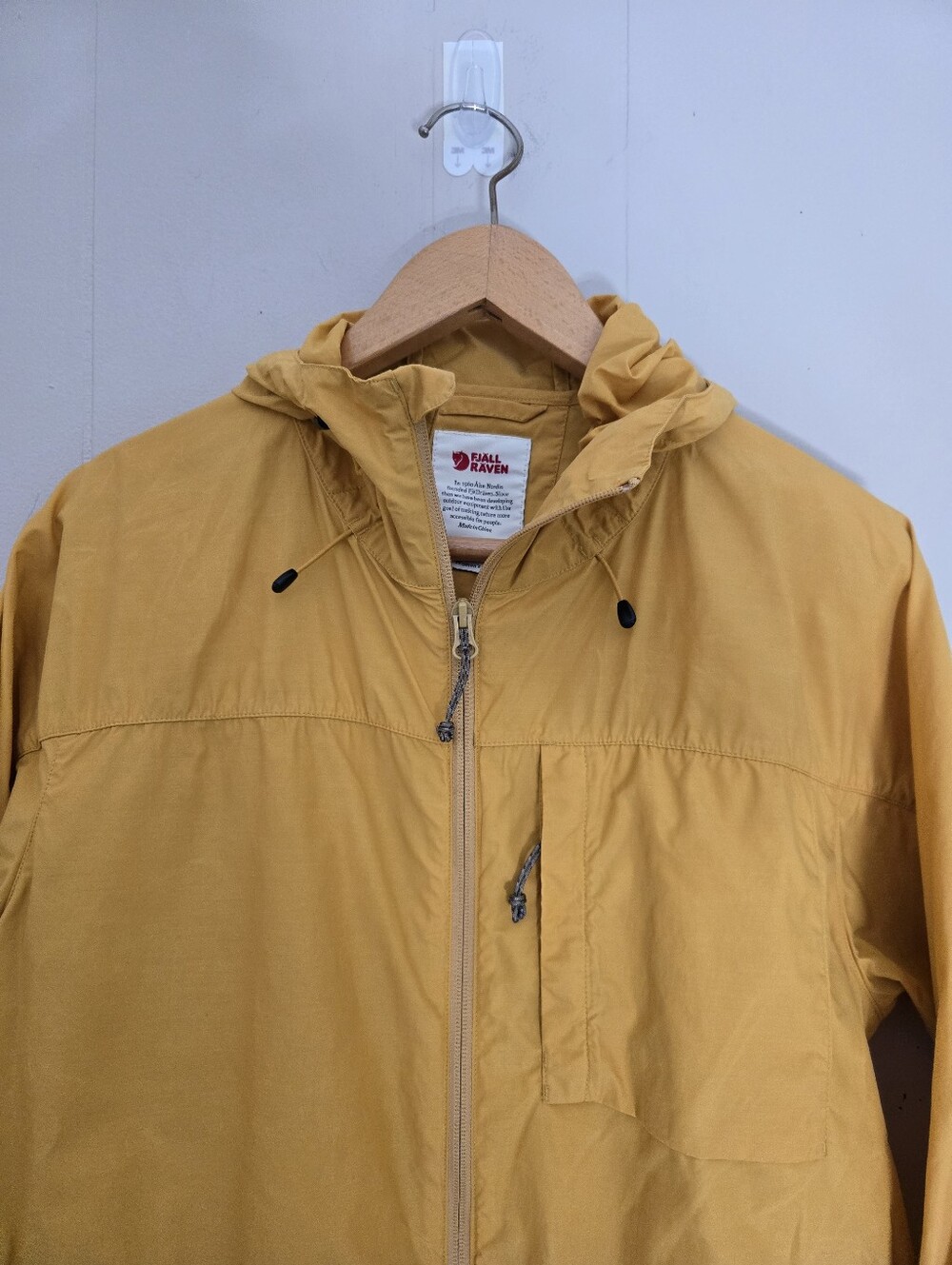 Fjallraven High Coast Wind Jacket Yellow Hooded Windbreaker Lightweight M - Picture 2 of 13